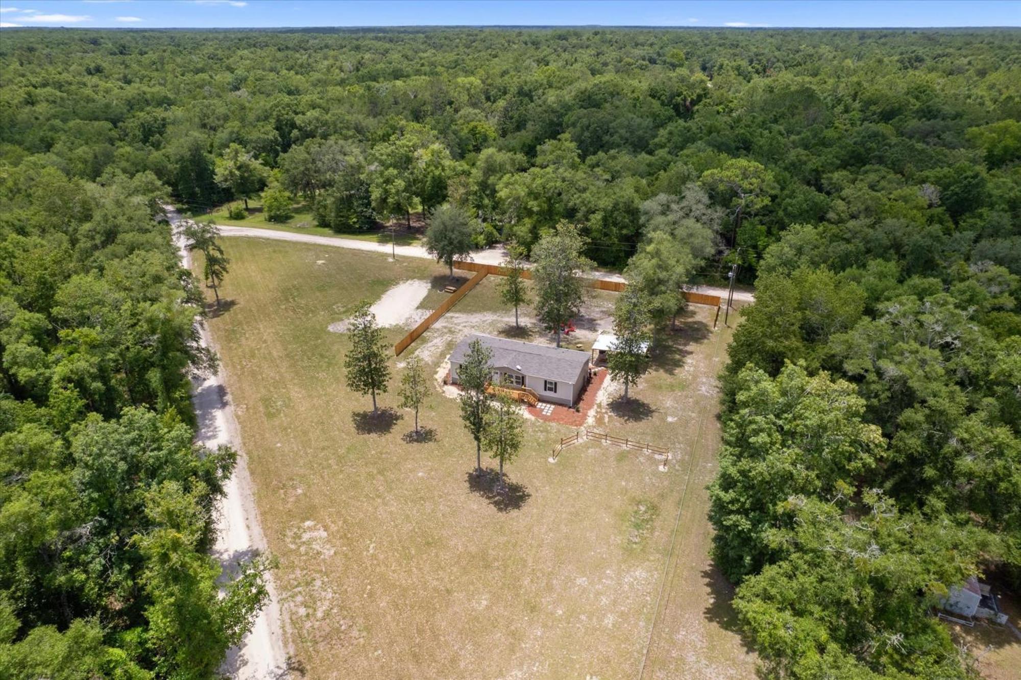 Ichetucknee Springs 2 Mi - Fire Pit Pavilion & Grill *